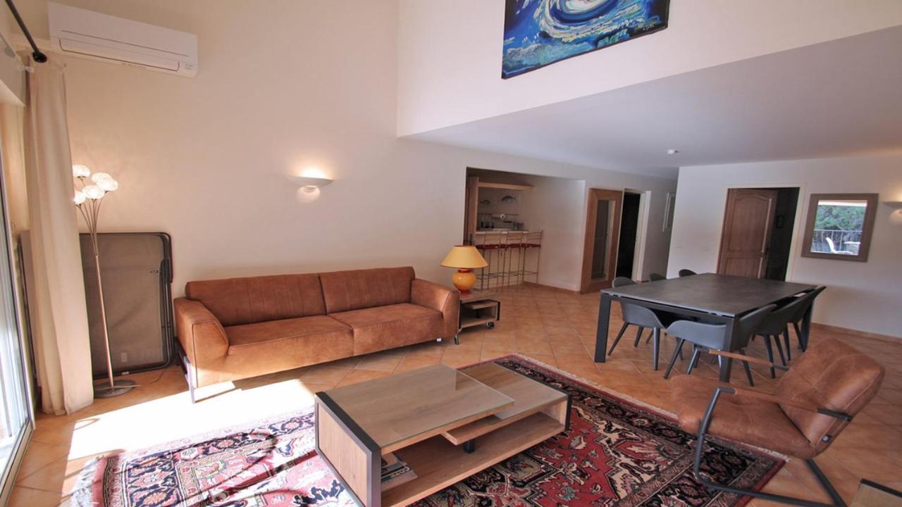 Sainte-Maxime - 3 Bedroom Apartment, Air Conditioned, Outdoor Terrace, Swimming Pool ภายนอก รูปภาพ
