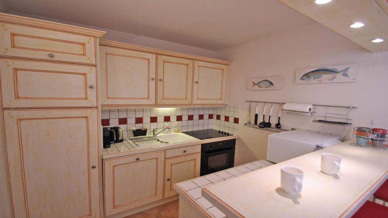 Sainte-Maxime - 3 Bedroom Apartment, Air Conditioned, Outdoor Terrace, Swimming Pool ภายนอก รูปภาพ