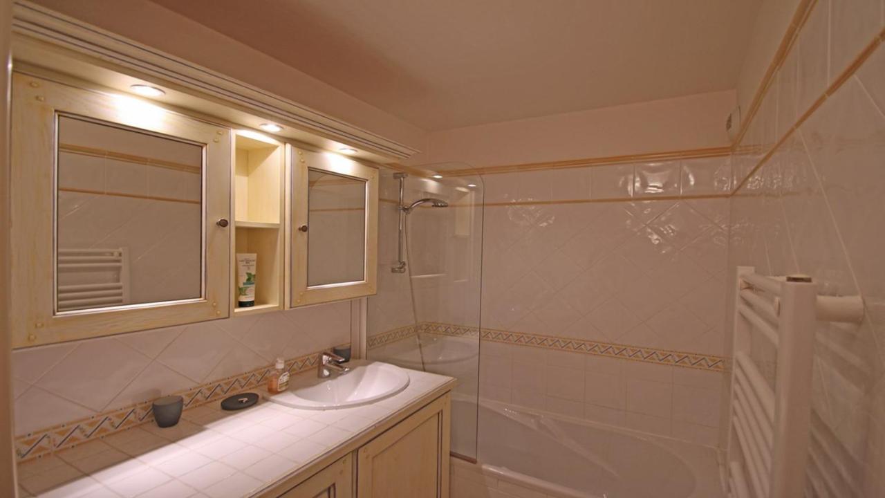 Sainte-Maxime - 3 Bedroom Apartment, Air Conditioned, Outdoor Terrace, Swimming Pool ภายนอก รูปภาพ